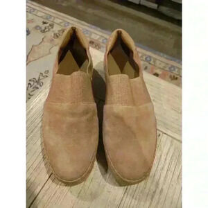 Vince Women's Beige  Suede Espadrille Slip-On Flats Size 8 Casual Chic